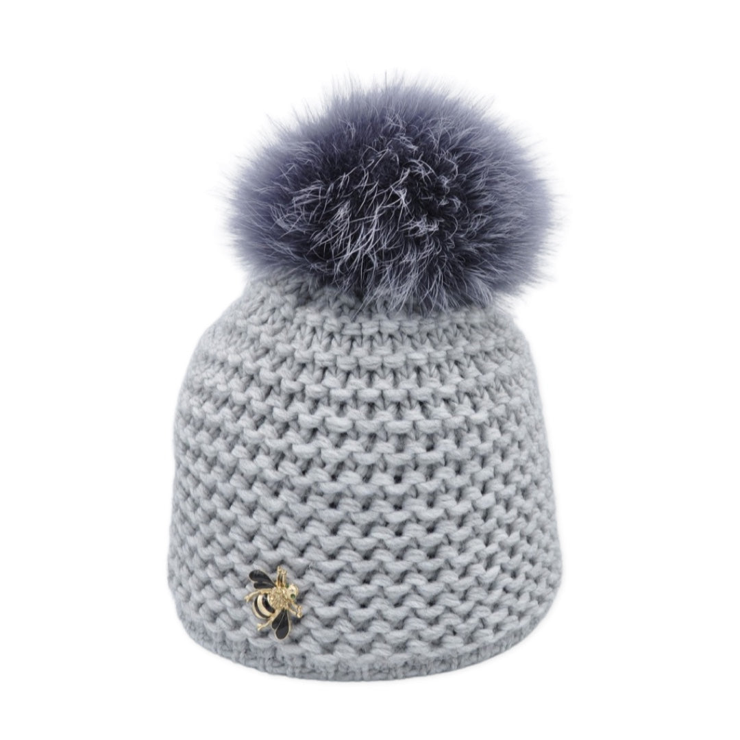 8455 - Mütze aus Merino Wolle mit Biene