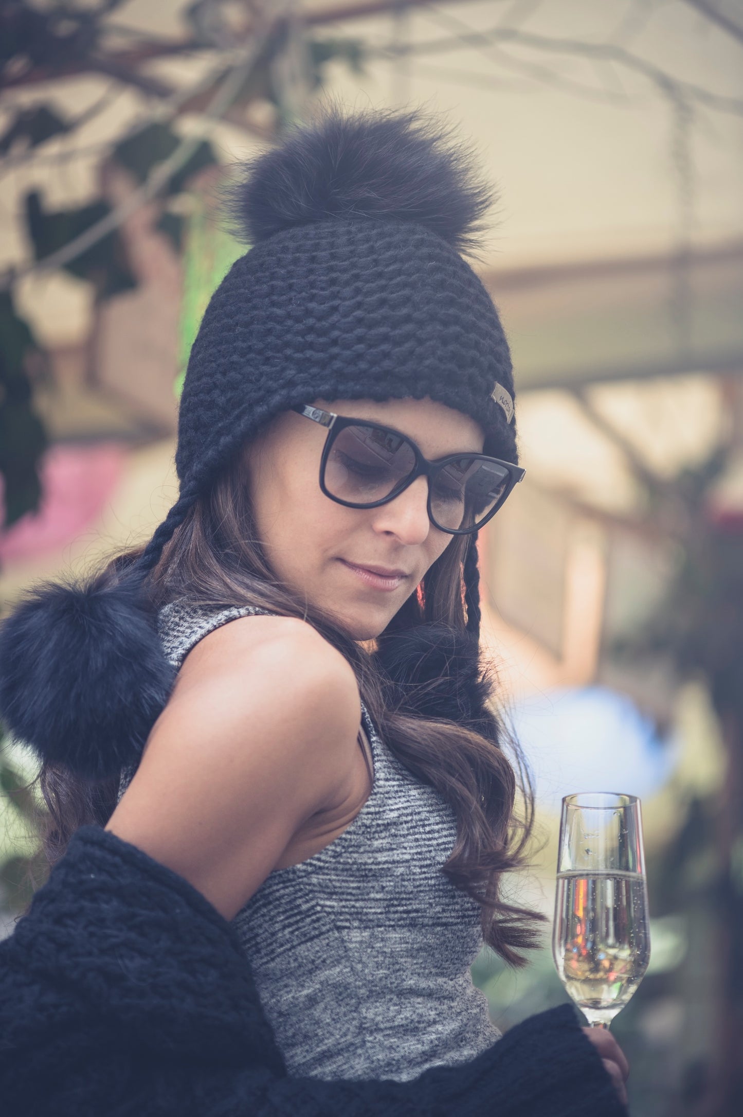 7329 - beanie in alpaca wool with bobble