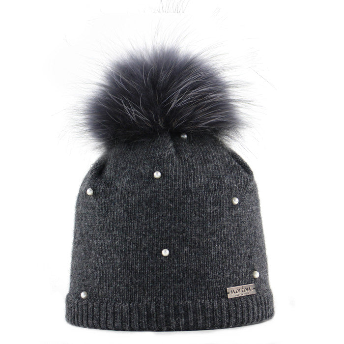 8388 - Bonnet en laine de cachemire avec perles