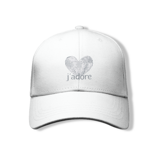 Cappellino da donna ricamato – "j’adore"